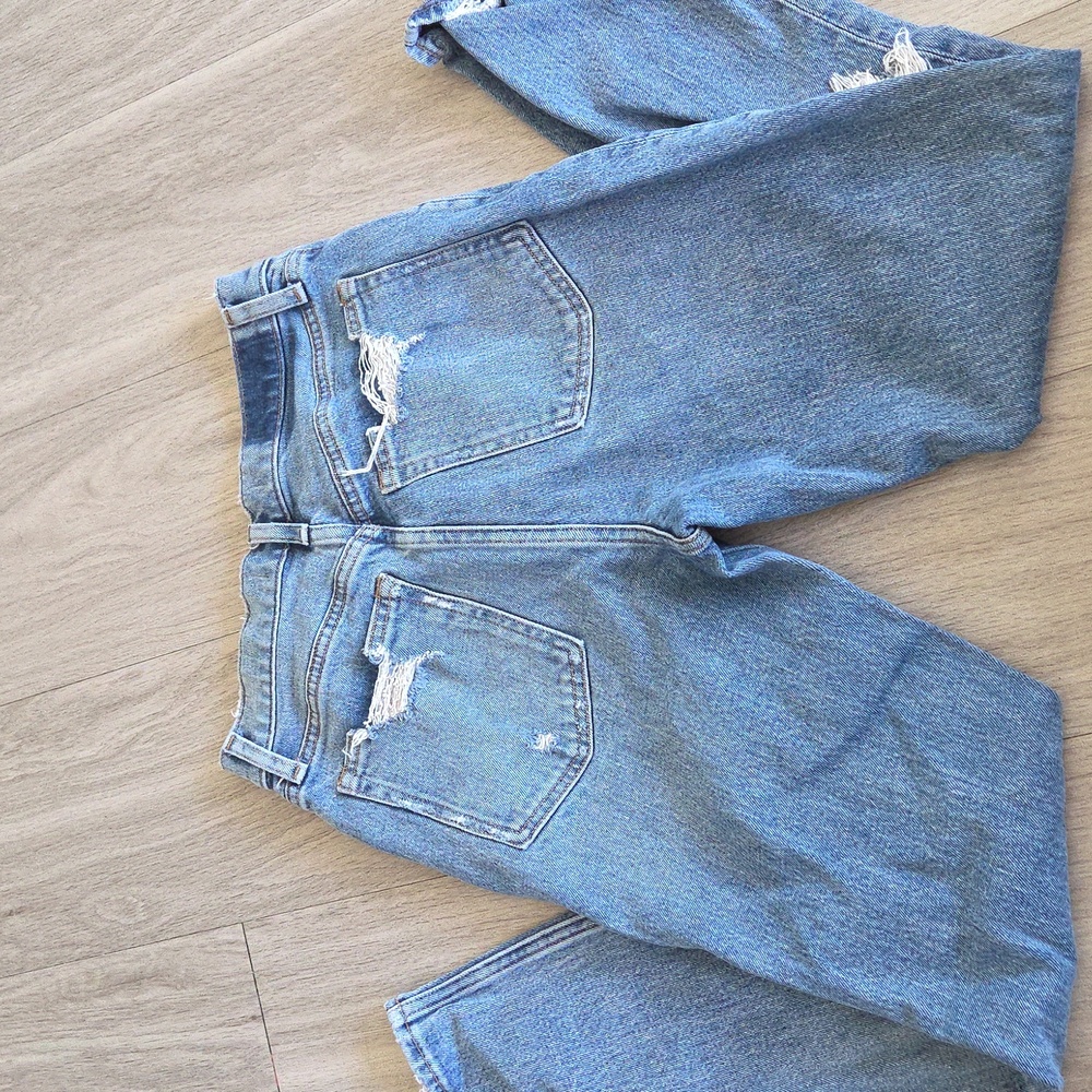 2 Women's Size 2 Jeans! Zara Black Wash/ Abercrombie& Fitch Blue Wash. - Picture 4 of 8